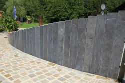 Palissade-nora-pierre-bleue-adouci-chanfrein.jpg