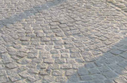 paves-granit-gris-clivé.jpg